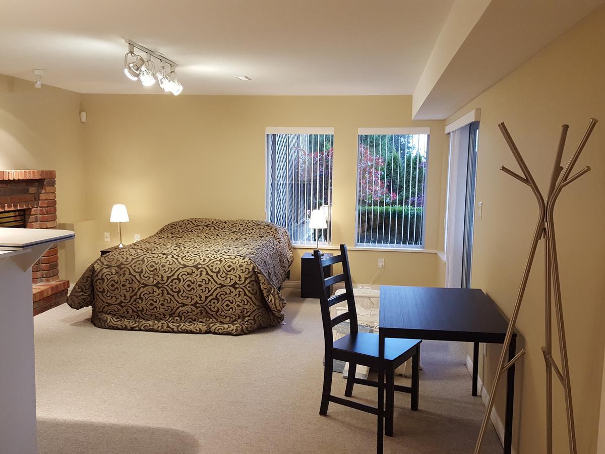 Emperial Suites North Vancouver Extérieur photo